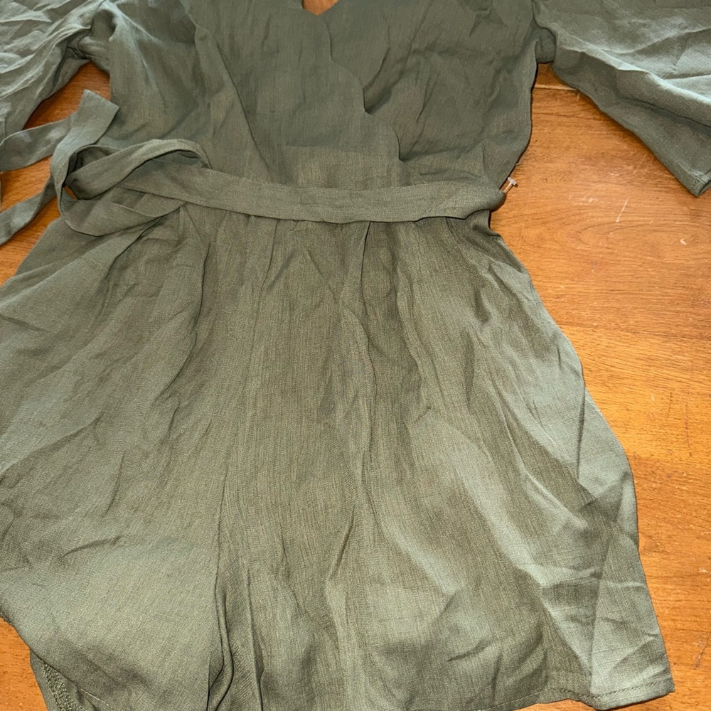 Francesca's Olive Green Scalloped Romper - Picture 4 of 5